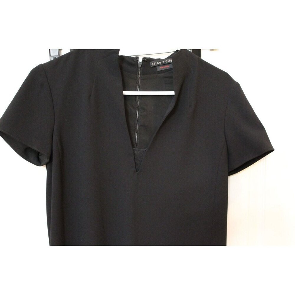 Alice + Olivia Employed Black Short Sleeve Shift Dress Size XS V-Neck